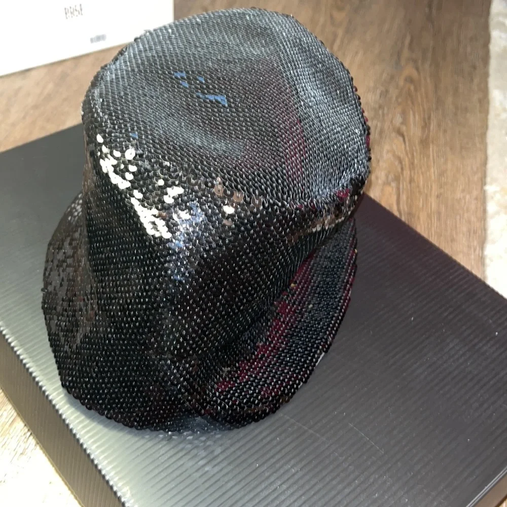 Sequin bucket hat size Medium - Picture 3 of 3